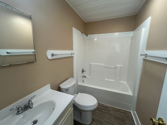 Photo - Washington Square Apartments #23 Unidad 023