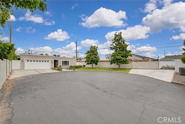 Photo - 1015 E Walnut Ave