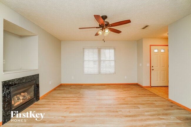 Photo - 2014 Dumont St