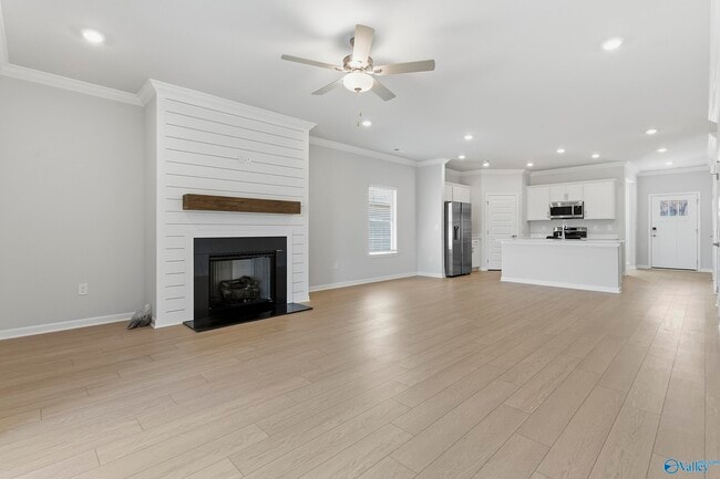 Photo - 305 Pond Spg Dr