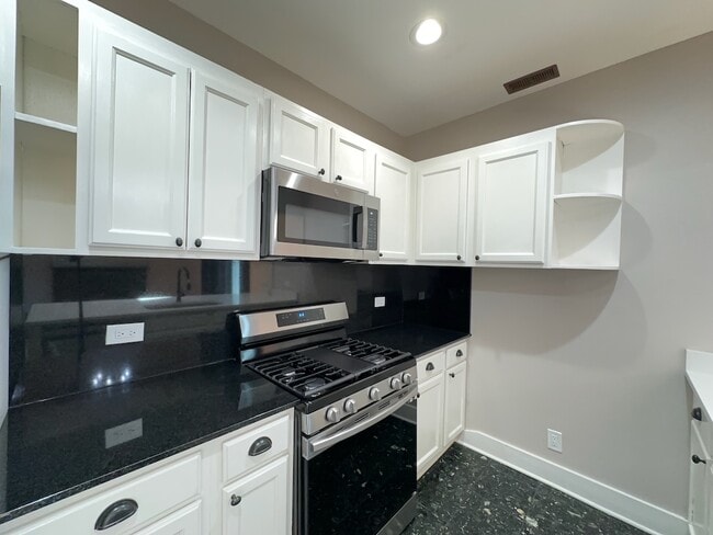 Photo - 238 S Ashland Ave Unit 2HT