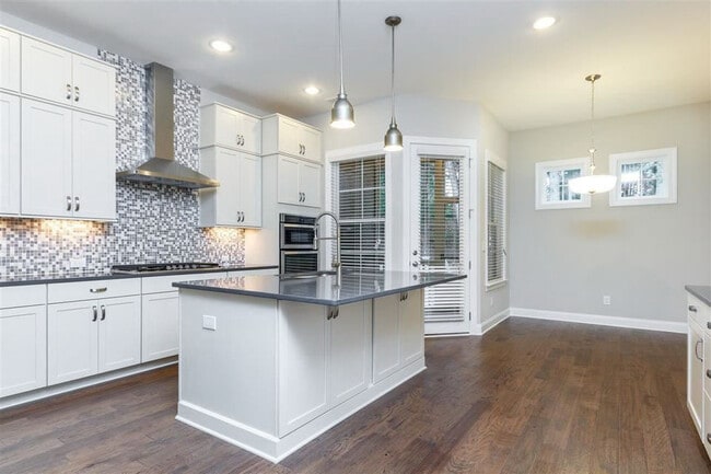 Photo - 831 Bankston Wds Wy