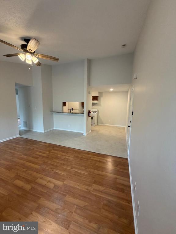 Building Photo - 133 Kenwood Dr