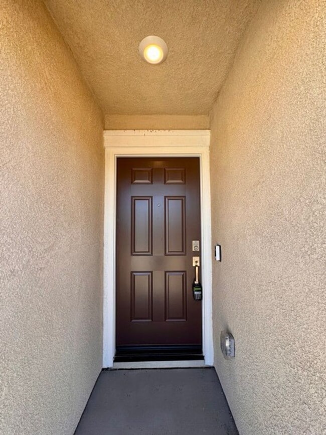 Photo - Brand New 3 Bedroom Single Story Home For ...