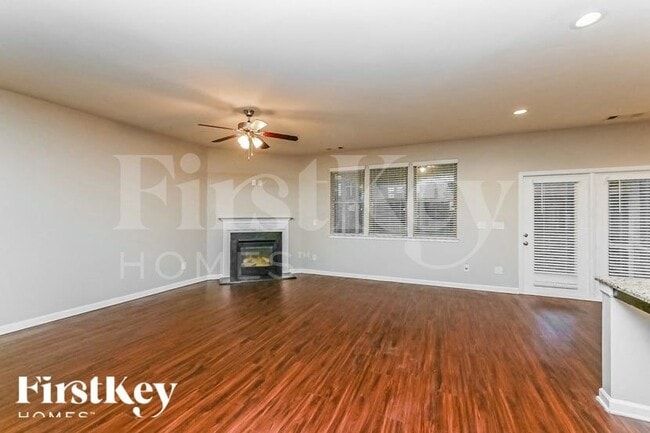 Photo - 520 Palm Springs Cir