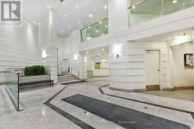 Photo - 711 Bay St. Unité 716