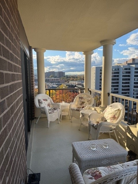 Photo - 1600 N Oak St Unidad Belvedere #1728