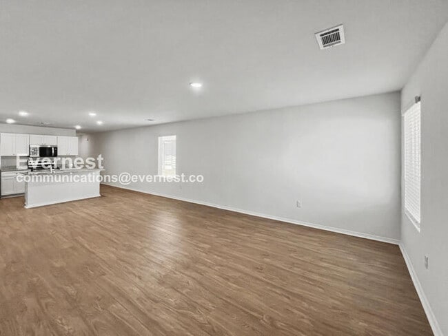 Photo - 440 Moonlight Cove