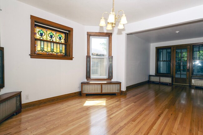 5104 W Hutchinson St Unit 2