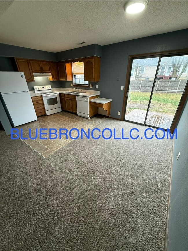 Photo - Spacious 2 Bedroom unit for a great price!