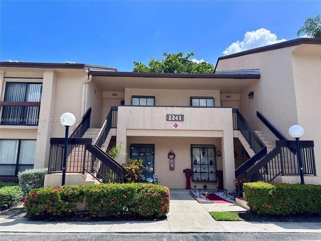 Building Photo - 2241 SW 15th St Unit 210 Rental