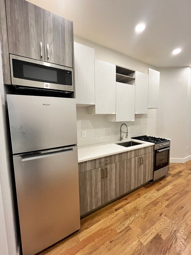 Building Photo - 272 Baldwin Ave Unit 2R