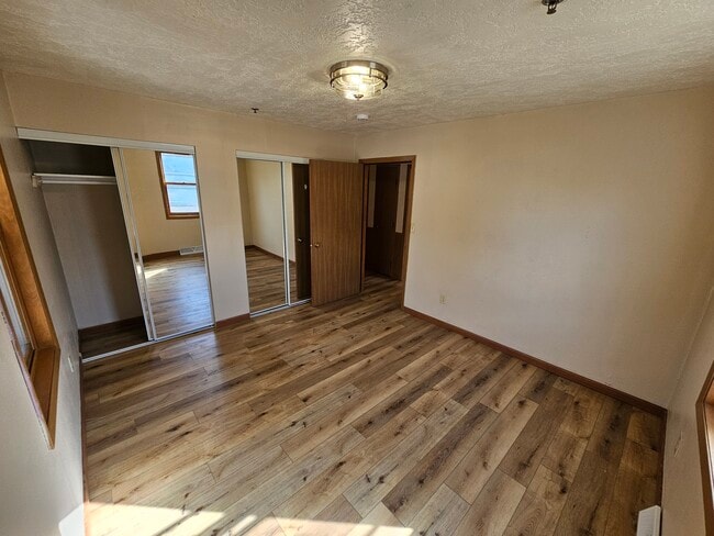 Photo - 533 Lakeshore Ct Apartamentos