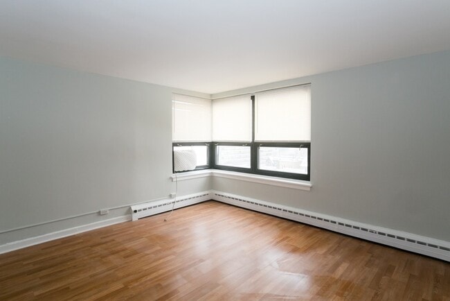 Photo - 448 W Wellington Ave Unidad E10