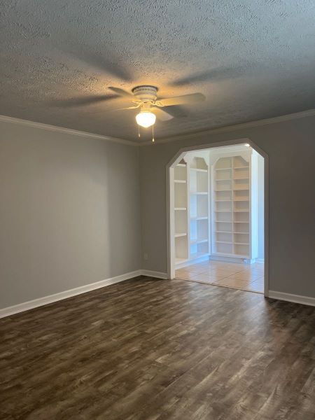 Photo - 4 bdrm/2 bath first floor duplex unit