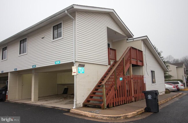 Building Photo - 9327 Woodlea Ct Rental