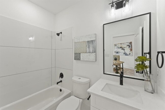 Photo - 1207 Cavalcade St Unit B