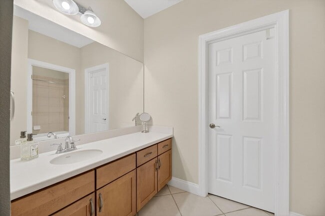 Photo - 5536 Luminar Pointe Ln