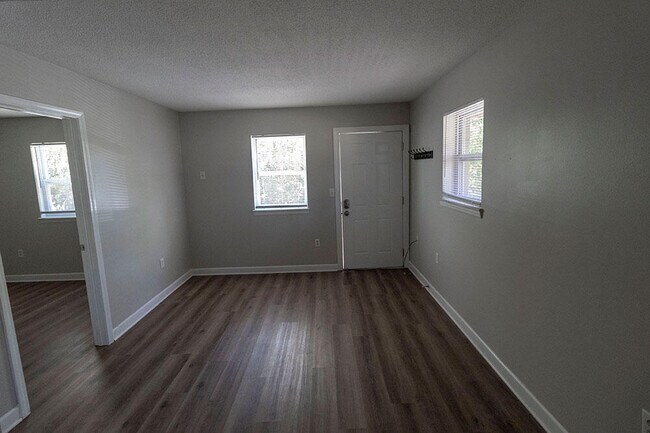 Photo - 1612 Richardson St Unit 1