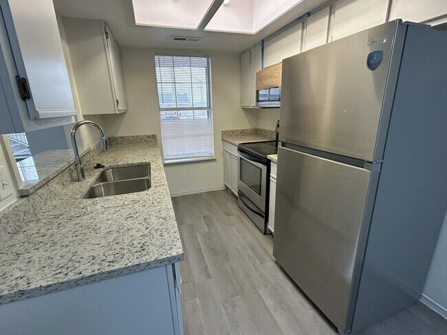 Photo - 329 Berry St