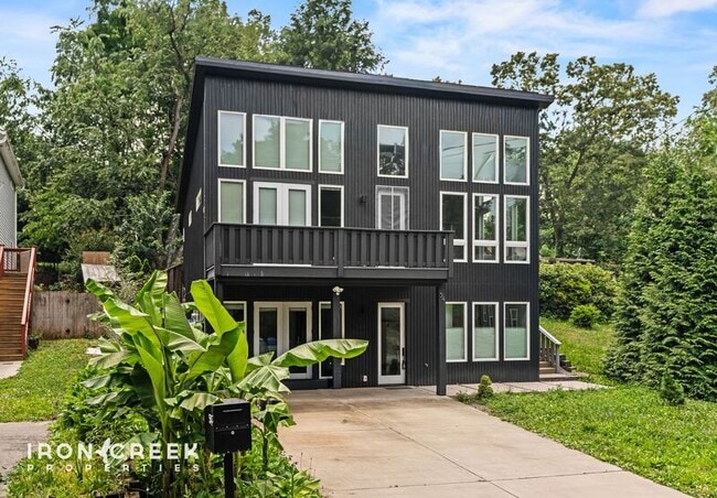 Building Photo - 54 Branning St