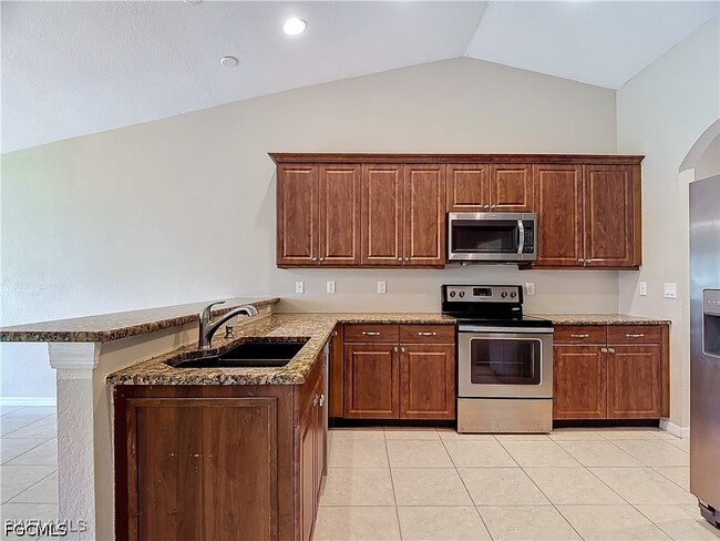 Photo - 1726 Trafalgar Pkwy