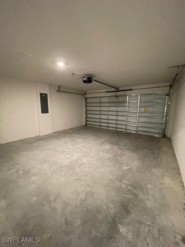 Photo - 861 Winwood Cir