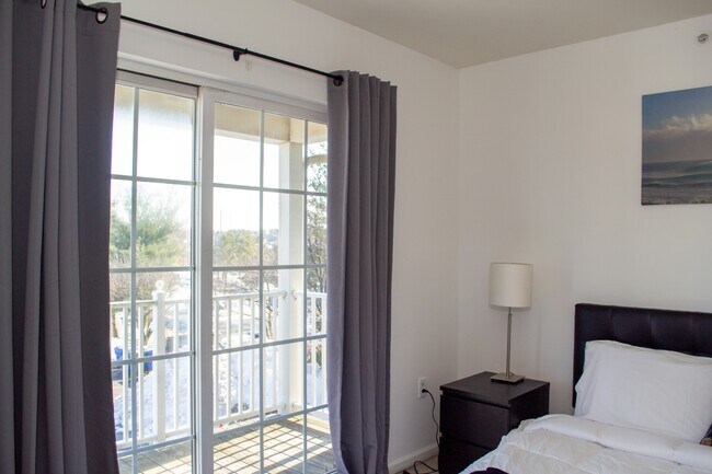 Photo - 889 Green St