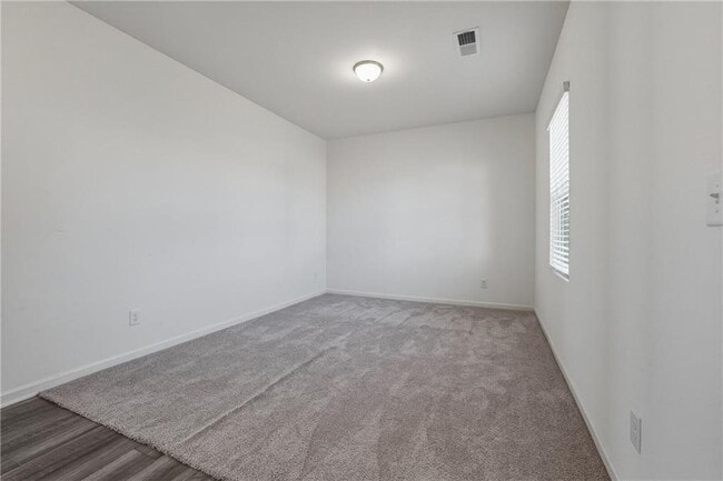 Photo - 166 Verona Dr NW