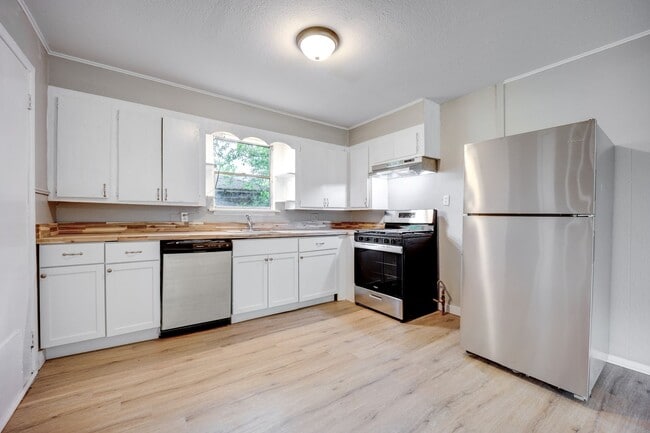Photo - FREE MONTH RENT! Freshly Updated 3 Bedroom House