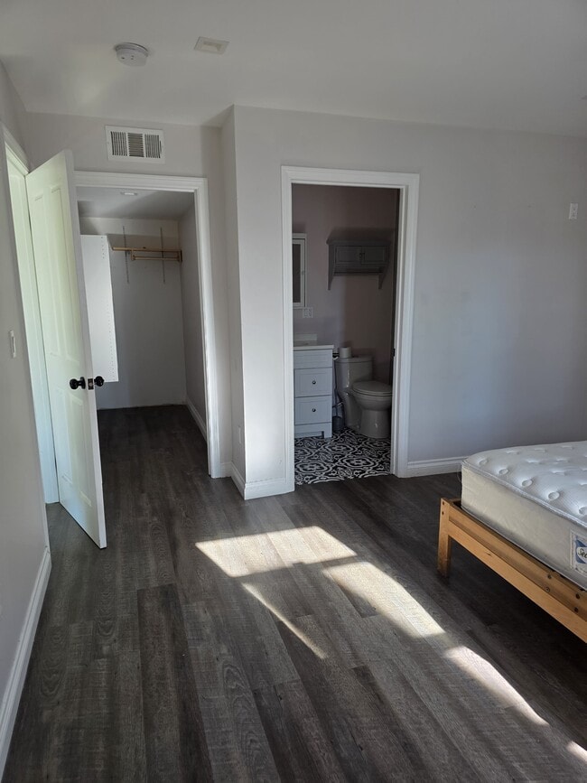 Photo - 321 S Thurston Ave