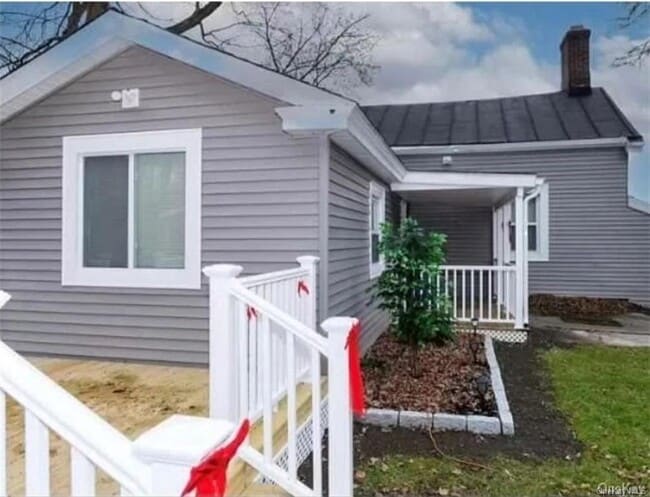 Building Photo - 15 Quaker Hill Rd Unit 1 Rental