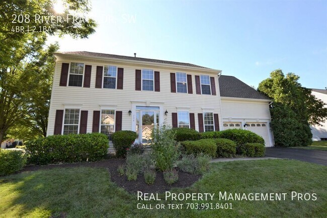 Building Photo - 208 River Frays Dr SW