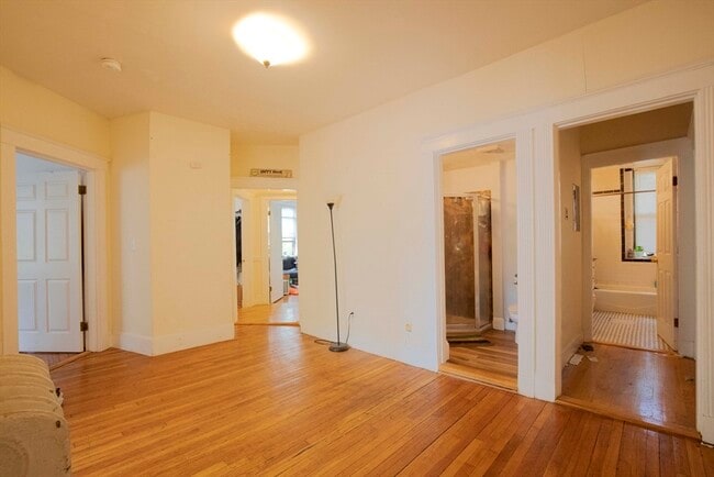 Building Photo - 44 Cummings Rd Unit 2
