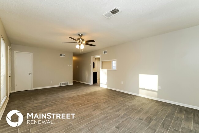 Photo - 2570 Hillcrest Dr