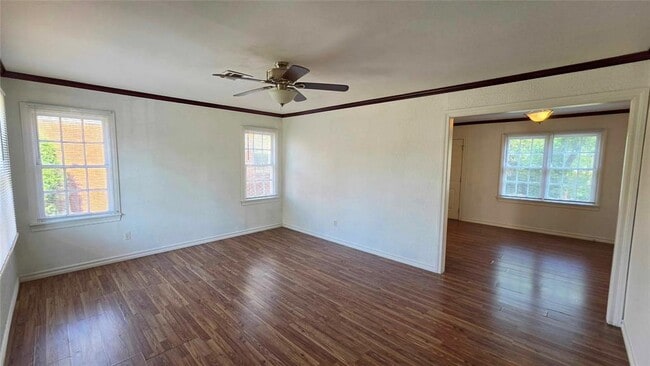 Photo - 605 NW 50th St