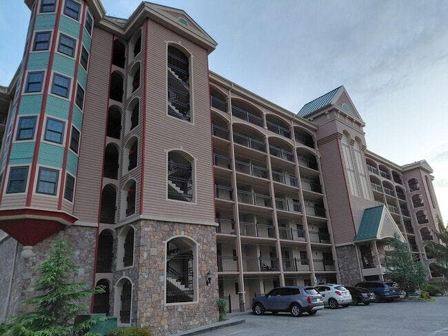 Building Photo - Turnkey Furnished Condo