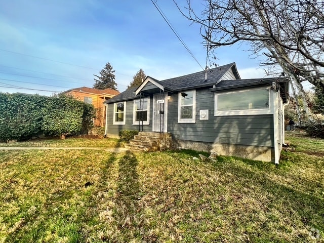 Building Photo - 2712 E 11th St Rental