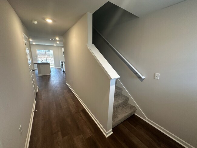 Photo - 43 River Rock St