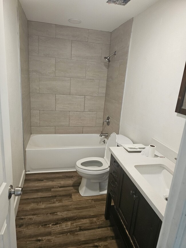 Photo - 1560 Colonial Blvd Unidad 235 Rental