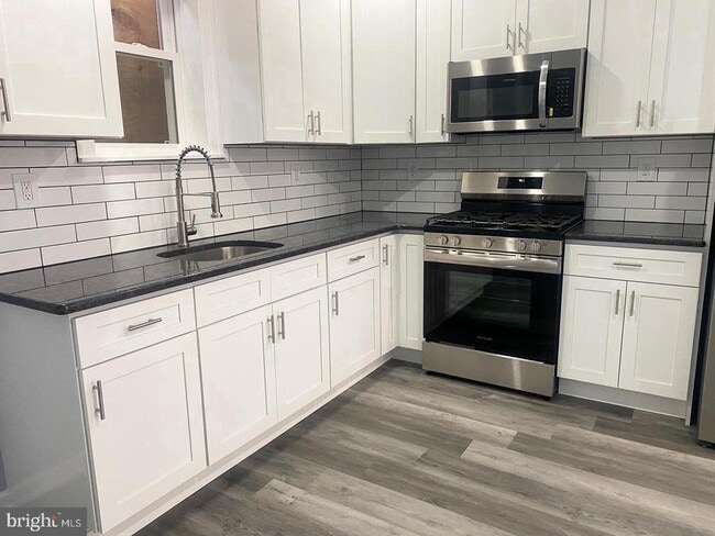Photo - 655 E Wensley St