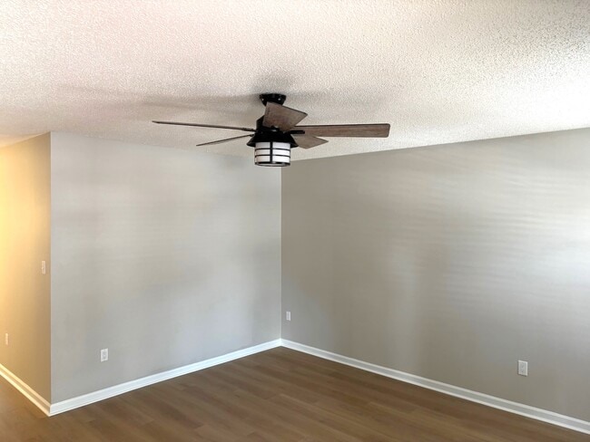 Photo - 319 7th Street Pl SW