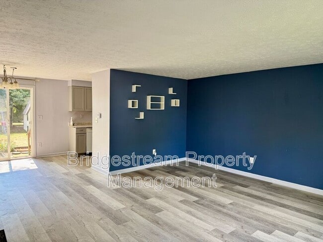 Photo - 1381 Firethorne Dr