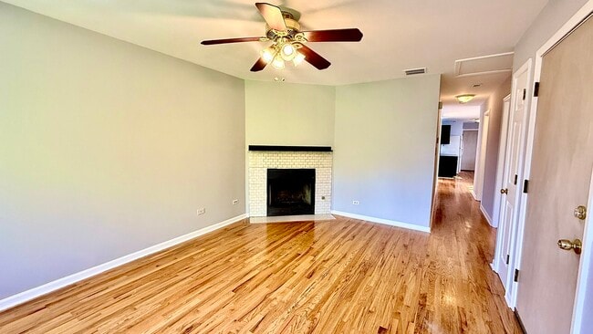 Photo - 1078 N Hermitage Ave Unit 3