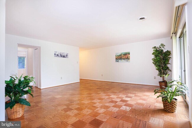 Photo - 10416 Rockville Pike Unit 302