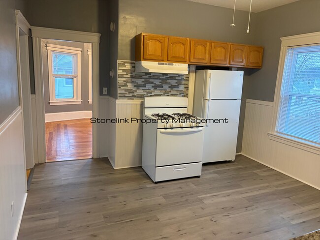 Photo - 192 Chandler Ave Unit 2