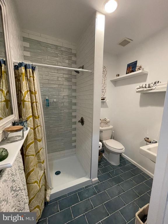 Photo - 217 W Girard Ave