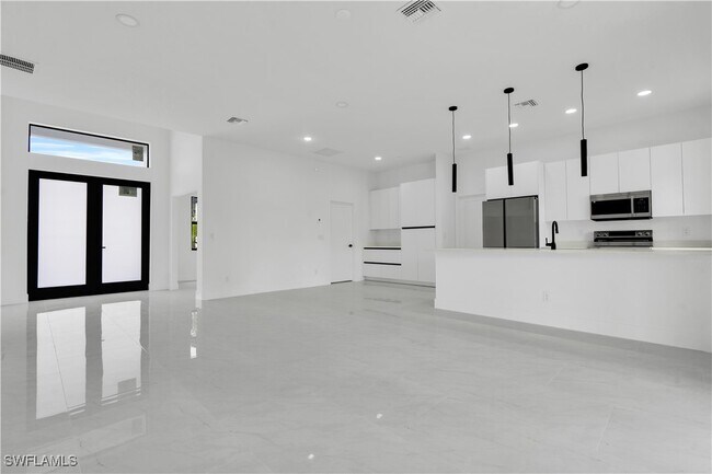 Photo - 2700 42nd St W