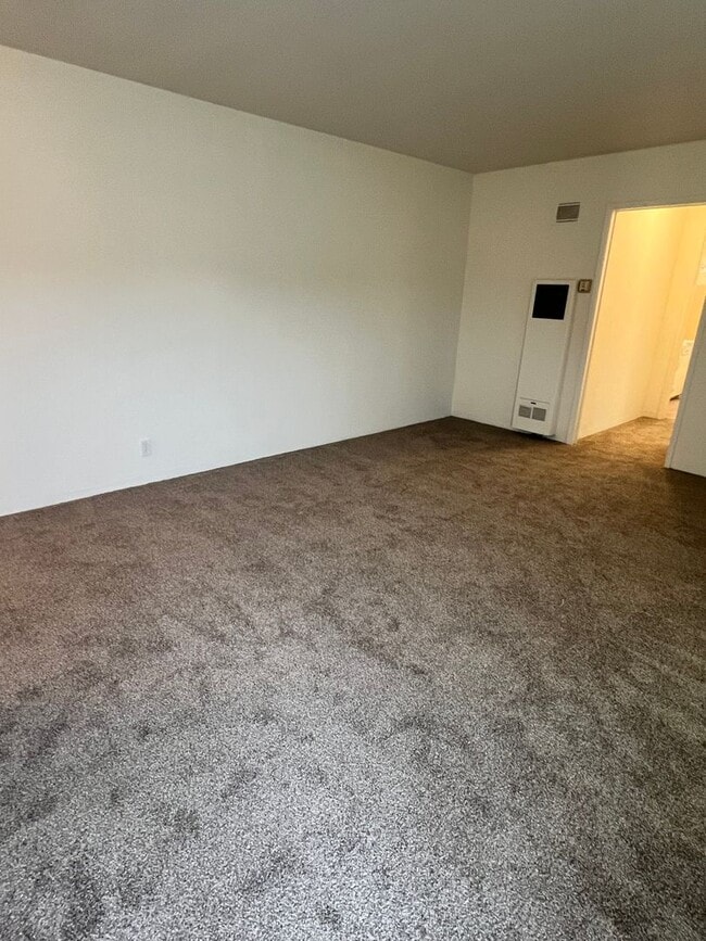 263 N Dos Caminos Ave