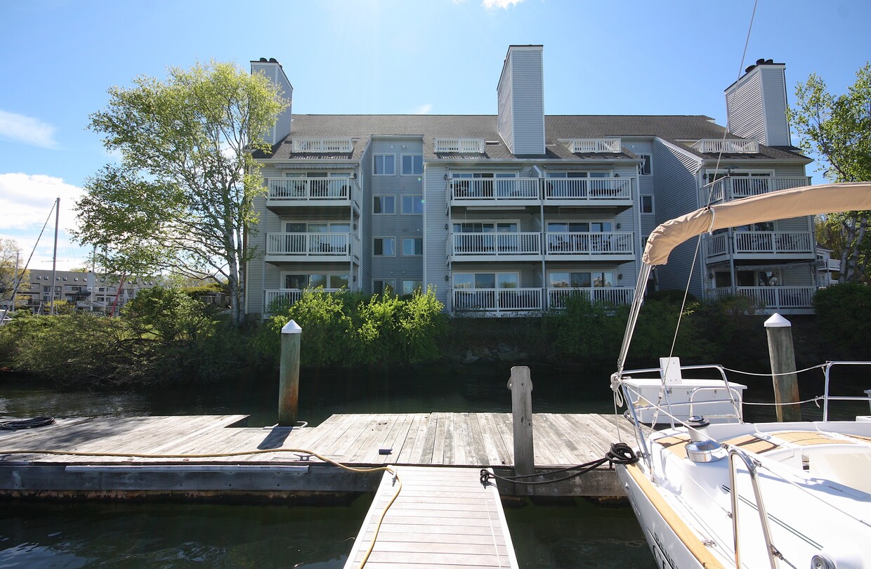 Photo - 123 Harbor Dr (Stamford, CT)